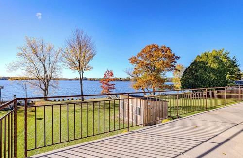 Hatley House | Lake + Ledge Retreat l Modern Luxury Home on Pike Lake