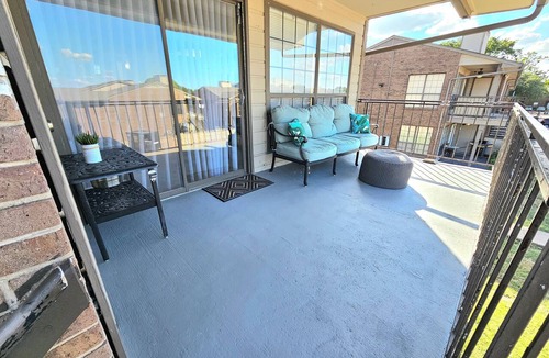 Garland Condo | Lake life 1-bedroom,1-bath condo in peaceful Garland TX