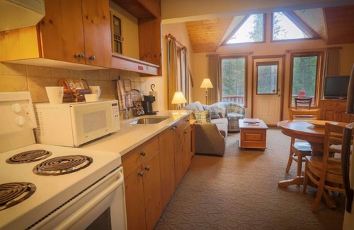 Lake Louise Cabin | Lake Louise Retreat with Fireplace & Balcony