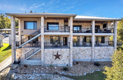 Marble Falls House | Lake Marble Falls on The Rocks | Concierge Service