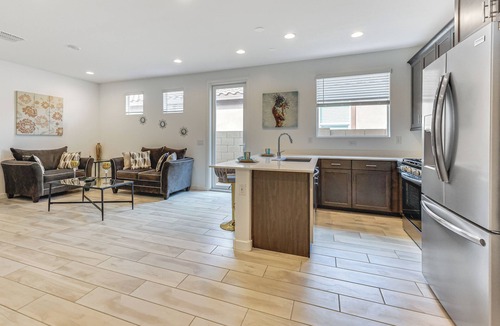 Stratford Estates Apartment | Lake + Mtn Views: Couple's Apt in Apache Junction