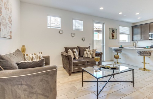 Stratford Estates Apartment | Lake + Mtn Views: Couple's Apt in Apache Junction