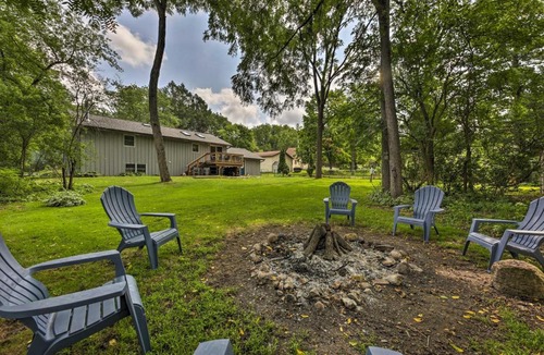 Delafield House | Lake Nagawicka Home - 2 Blocks to Boat Launch