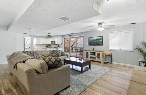 Lake of the Ozarks House | Lake of the Ozarks 3-bedroom Lakefront Escape with Private Dock. Sleeps 10.