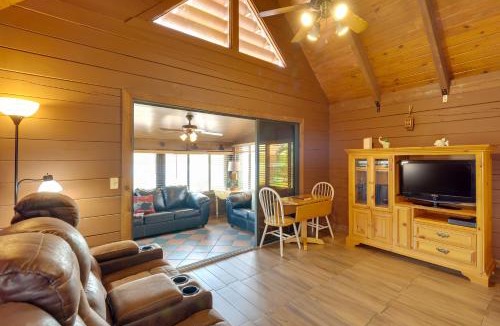 Okeechobee House | Lake Okeechobee Cabin w/Boat Launch & Patio