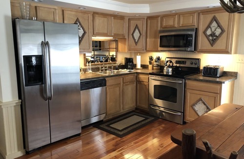 Hillcrest Condo | Lake Placid Get-a-way! Walking Distance to Main St and Mirror Lake