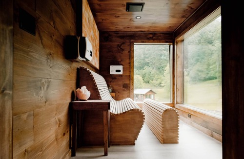 Rockbridge Cabin | Lake/Pond Front with Salt Room, Hot Tub, Fishing, Sun Room, Hocking Hills Cabin