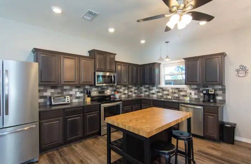 Belton House | Lake Ridge Oasis