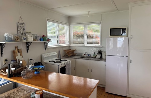 Rototai House | Lake Rotoiti Lakefront Bach with Stunning Sunsets