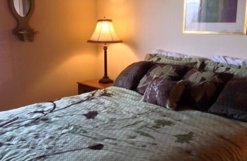 Weed House | Lake Shastina - Mt. Shasta Golf/Ski Rustic Retreat