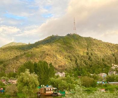 Dal Lake House | Lake side stays