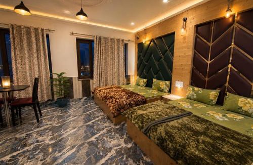 Dal Lake House | Lake side stays
