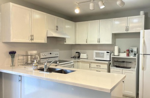 Alcona House | Lake Simcoe 4 Bedroom Family Home Ideal Toronto Area Retreat