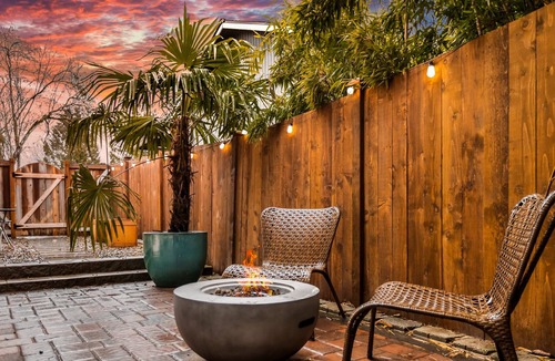West Lake Stevens Apartment | Lake Stevens private Casita with hot tub access