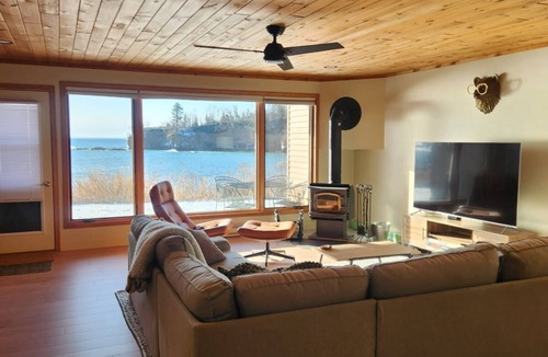 Two Harbors Condo | Lake Superior Retreat Near Two Harbors; Waterfront Views + Access; Cozy getaway!