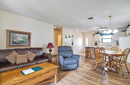 Lake Tansi Condo | Lake Tansi Cabin – 2BR, Sleeps 8, Full Kitchen & Cozy Living Room!