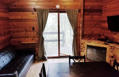 Gordonville Resort | Lake Texoma Camping Resort Cabin 11