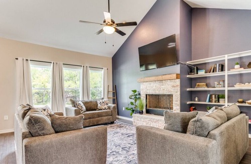 Denison House | Lake Texoma/Eisenhower Park Getaway