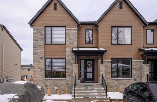 Mont-Tremblant House | Lake Thibault Edge House Long term rental Mont Tremblant Ski Skate Golf