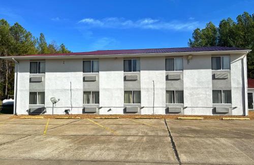 Marion Hotel | Lake Tree Inn & Suites