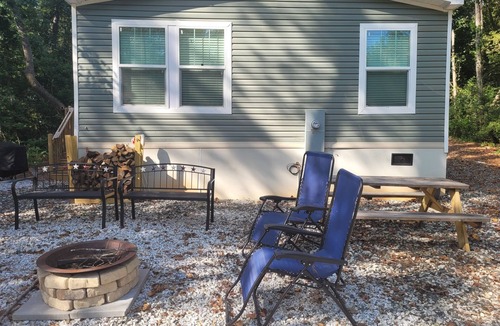 Martin House | Lake view charming 2-bedroom house with WiFi in Martin.