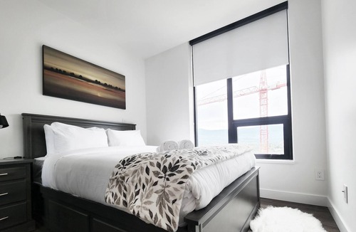 North End Condo | Lake View + Downtown Corner Unit