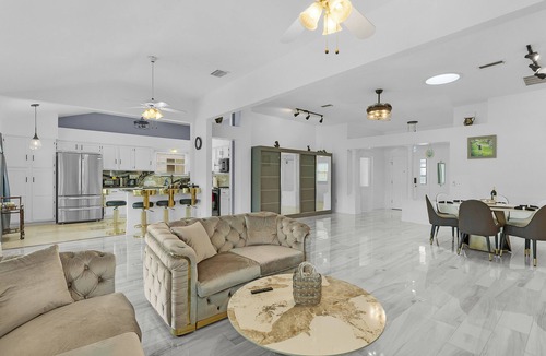 Mira Mesa House | Lake-View ELEGANT 3 bedroom/2 bath home centrally located in The Villages +Gcart