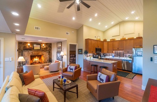 Clarkesville House | Lake View Escape - Outstanding Lake Burton views