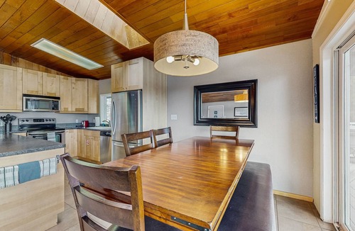 Chelan House | Lake View Home, Big Deck w/Private Hot Tub & Gas Grill - Close to Wineries