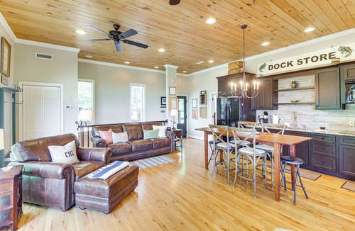 Silver Point House | Lake View Home in Silver Point: Walk to Marina