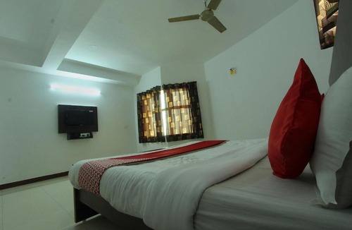 KK Nagar Hotel | Lake View Hotel