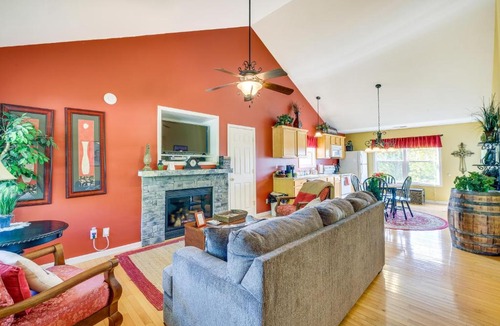 Taylorsville House | Lake-View Kentucky Getaway w/Resort Amenities!