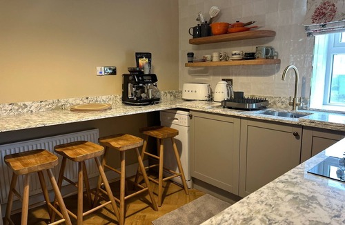 Portnablagh Apartment | Lake View Luxury Apartment