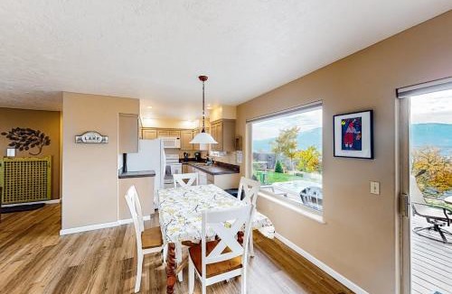 Manson House | Lake View Rambler