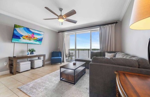 Florida Central Atlantic Coast Condo | Lake View-Renovated -6 Miles to Disney