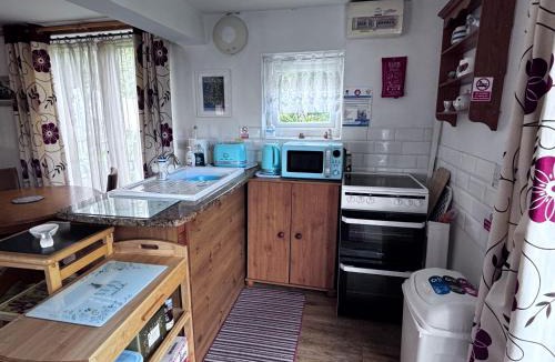 Glandyfi Apartment | Lake view Romantic retreat