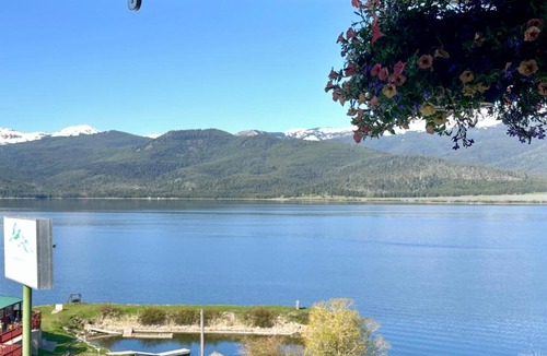 West Yellowstone Hotel | Lake View Suites