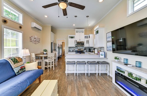 Sherrills Ford House | Lake View Tiny Home w/Pool Access