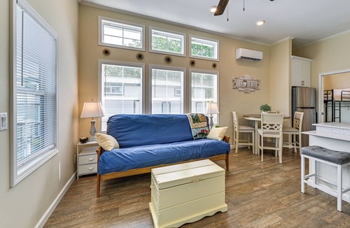 Sherrills Ford House | Lake View Tiny Home w/Pool Access