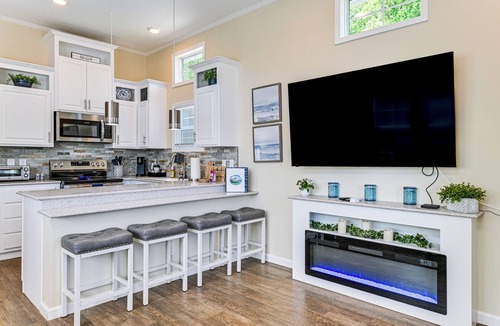 Sherrills Ford House | Lake View Tiny Home w/Pool Access