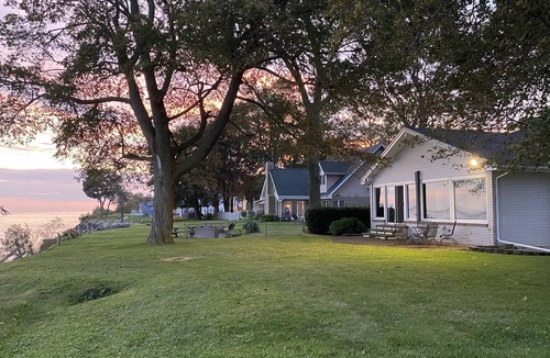 Lorain House | Lake views and Sunsets for Days