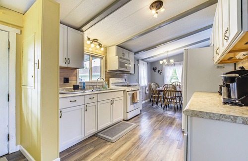 Cecil Cottage | Lake Views & Fireside Bliss: Cecil Cottage w/Yard