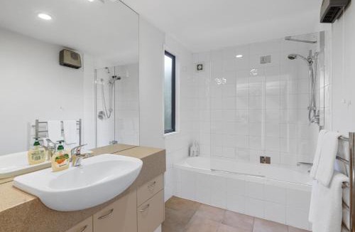 Hanmer Springs Villa | * LAKE VILLA 458 *