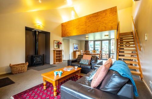 Hanmer Springs House | * LAKE VILLA 461 *