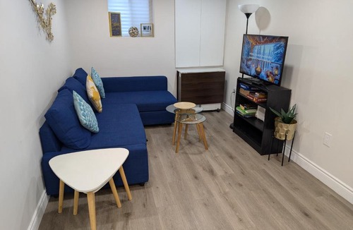 Stoney Creek Apartment | Lake-Walk House
