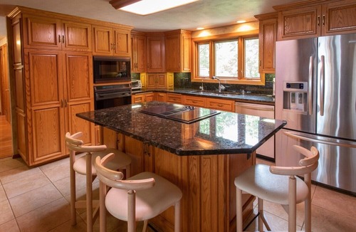 Neenah House | Lake Winnebago Home, EAA, Packers, Swimming, Boating, Ice Fishing-Snowmobiling