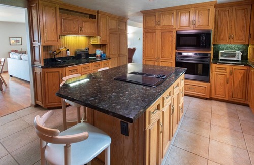 Neenah House | Lake Winnebago Home, EAA, Packers, Swimming, Boating, Ice Fishing-Snowmobiling