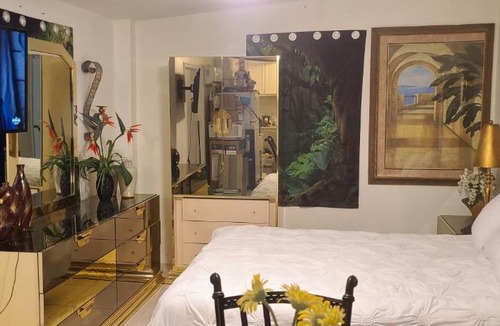 Palm Springs House | Lake Worth Studio-B Suite 5 miles from the Beach