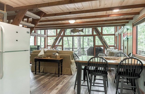 Wright City Cabin | Lake Wunderbar Wilderness Cabin