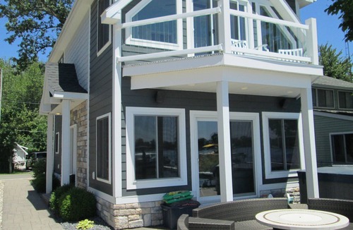 Manitou Beach-Devils Lake House | Lakefront Retreat with Hot Tub (on water)